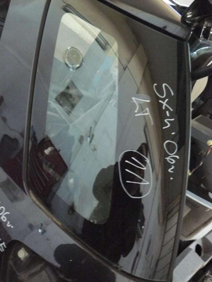 Suzuki Sx-4 2006r Szyba Karoseryjna Lewa