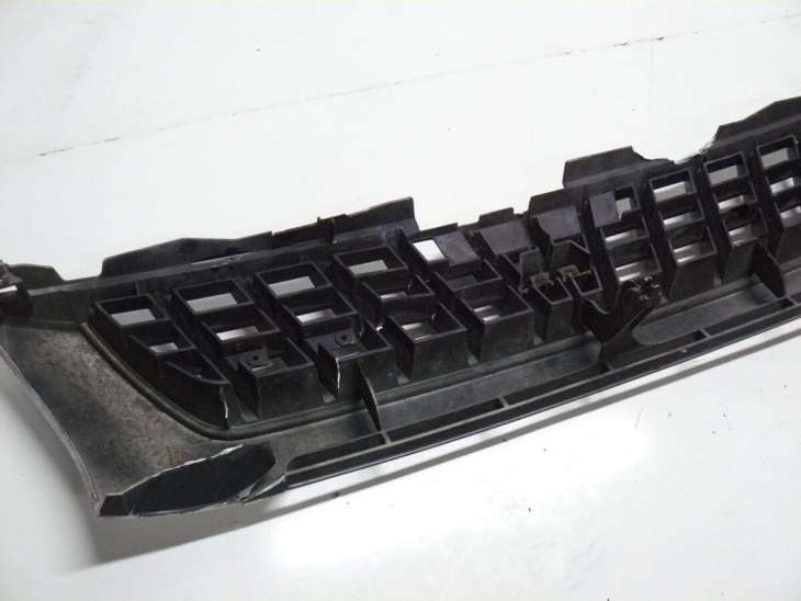 Mitsubishi L200 2.5d 2000r Grill Atrapa Uszkodzona - Image 4