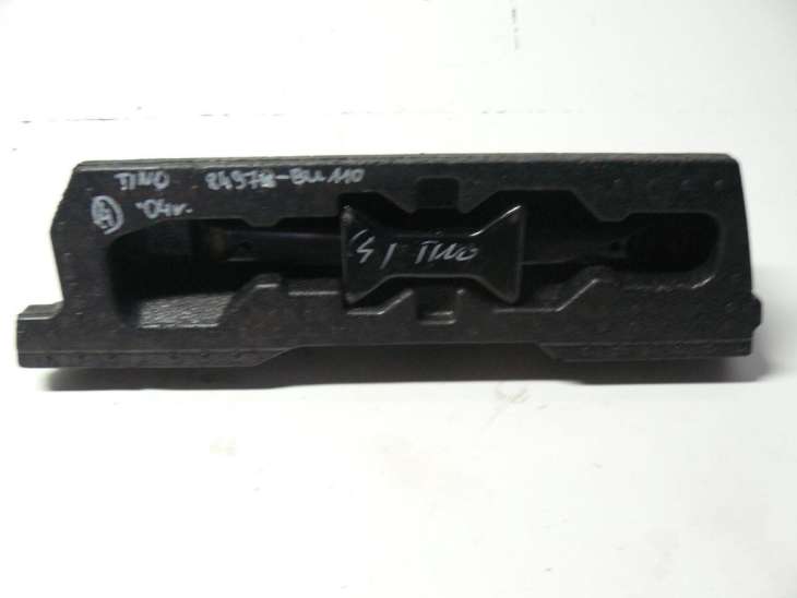 Nissan Almera Tino Schowek 84978-Bu000 84978-Bu000 - Image 2