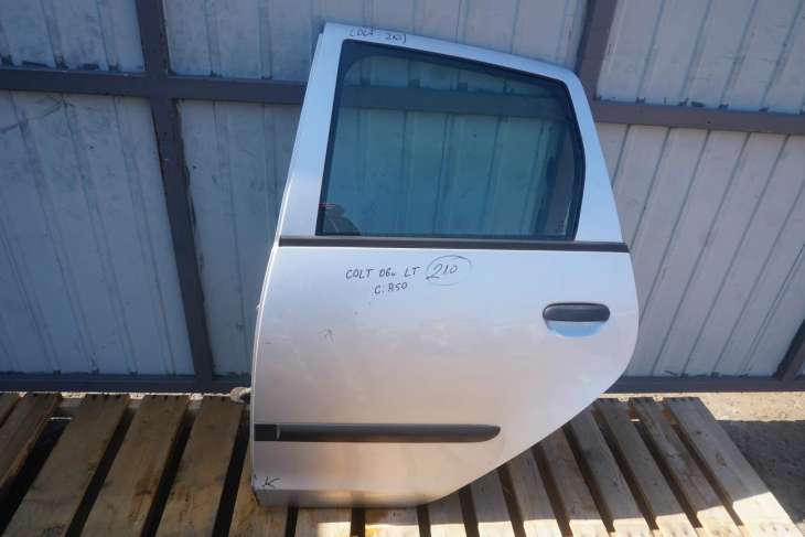 MITSUBISHI COLT VI Z30 2004-2008rok DRZWI LEWE TYLNE KOLOR SREBNY A50
