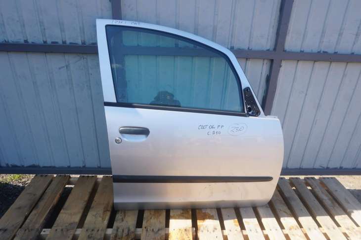 MITSUBISHI COLT VI Z30 2004-2008rok DRZWI PRAWE PRZEDNIE KOLOR SREBNY A50 (Kopia)