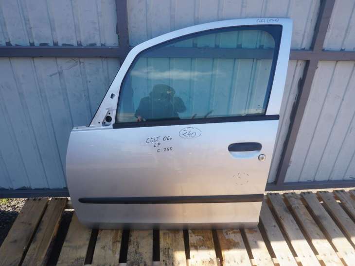 MITSUBISHI COLT VI Z30 2004-2008rok DRZWI LEWE PRZEDNIE KOLOR SREBNY A50