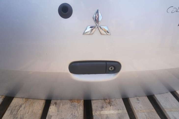 MITSUBISHI COLT VI Z30 2004-2008rok 5D KLAPA BAGAZNIKA SZYBA KOLOR SREBNY A50 - obrazek 9