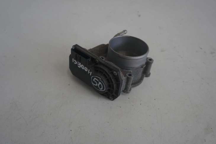 LEXUS IS300H PRZEPUSTNICA 22030-36030