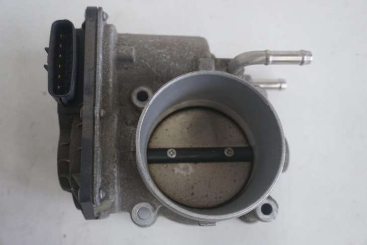 LEXUS IS300H PRZEPUSTNICA 22030-36030 - obrazek 2