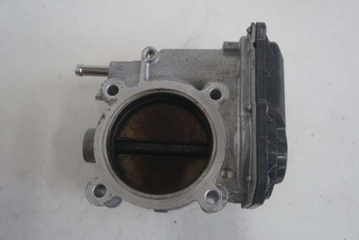 LEXUS IS300H PRZEPUSTNICA 22030-36030 - obrazek 3