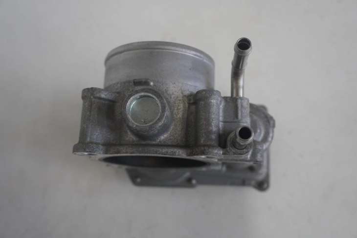 LEXUS IS300H PRZEPUSTNICA 22030-36030 - obrazek 4