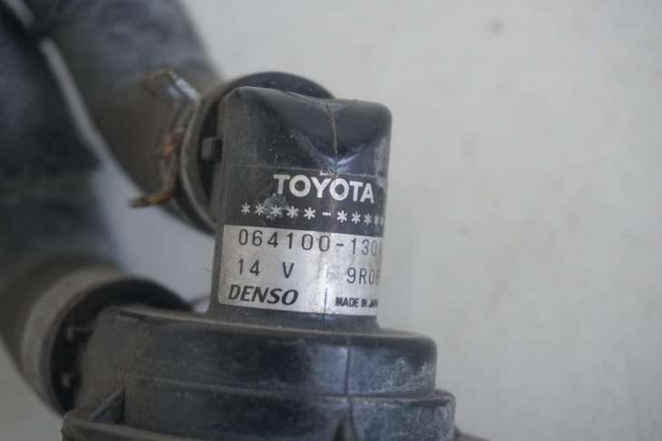 LEXUS IS300H POMPA WODY 064100-1301 - obrazek 6