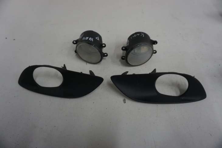 TOYOTA YARIS II HALOGENY 81210-0D041 81220-0D041 81482-0D110 81481-0D100