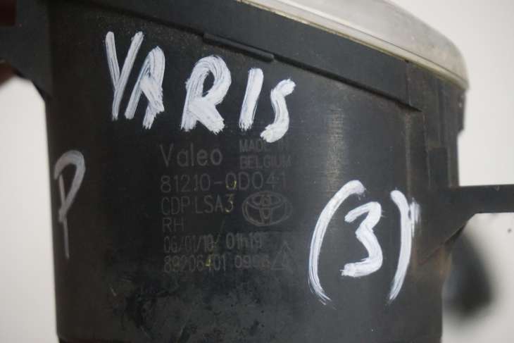 TOYOTA YARIS II HALOGENY 81210-0D041 81220-0D041 81482-0D110 81481-0D100 - obrazek 8