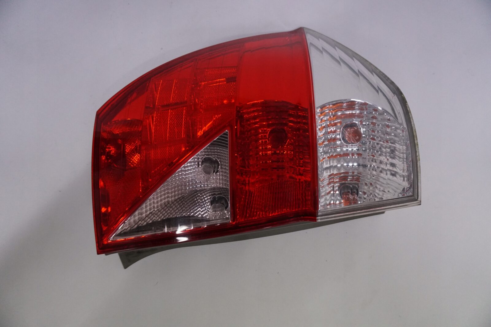 Honda Fr-V 2005-2009r Lampa Tylna Lewa Nr.42