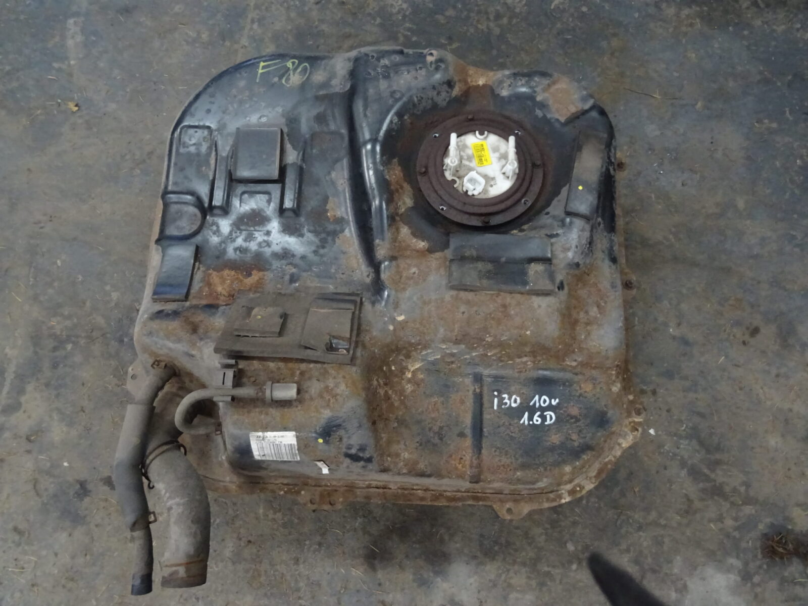 Hyundai I30 1.6d Zbiornik Paliwa 31100-2l805 31111-1h800