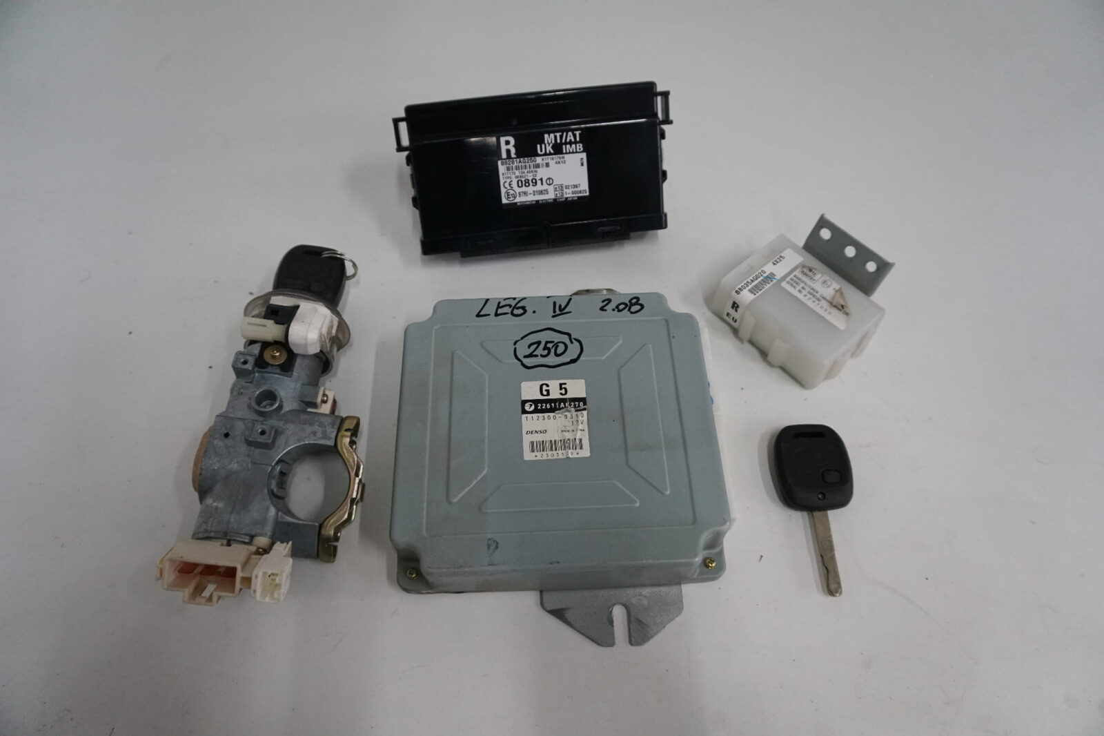 Subaru Legacy IV 2.0b Sterownik Silnika 22611ak270 Nr.250
