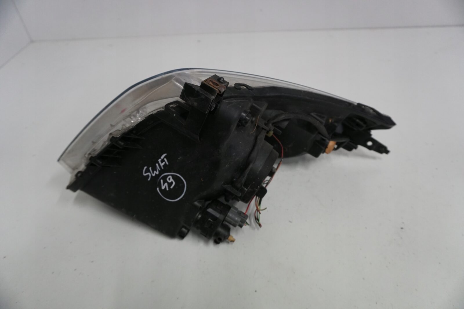 Suzuki Swift Mk6 III Lampa Prawa Przednia Nr. - obrazek 2