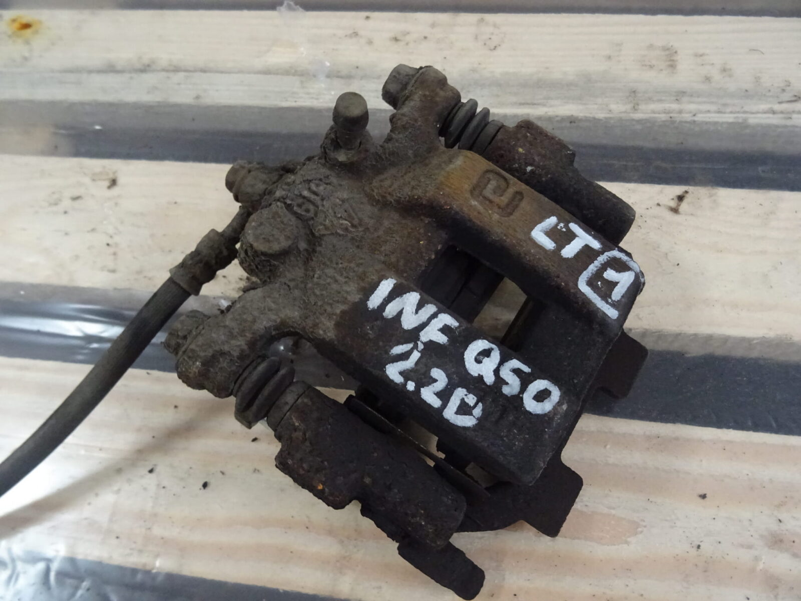 Infinit Q50 2.2d Zacisk Hamulcowy Lewy Tylny