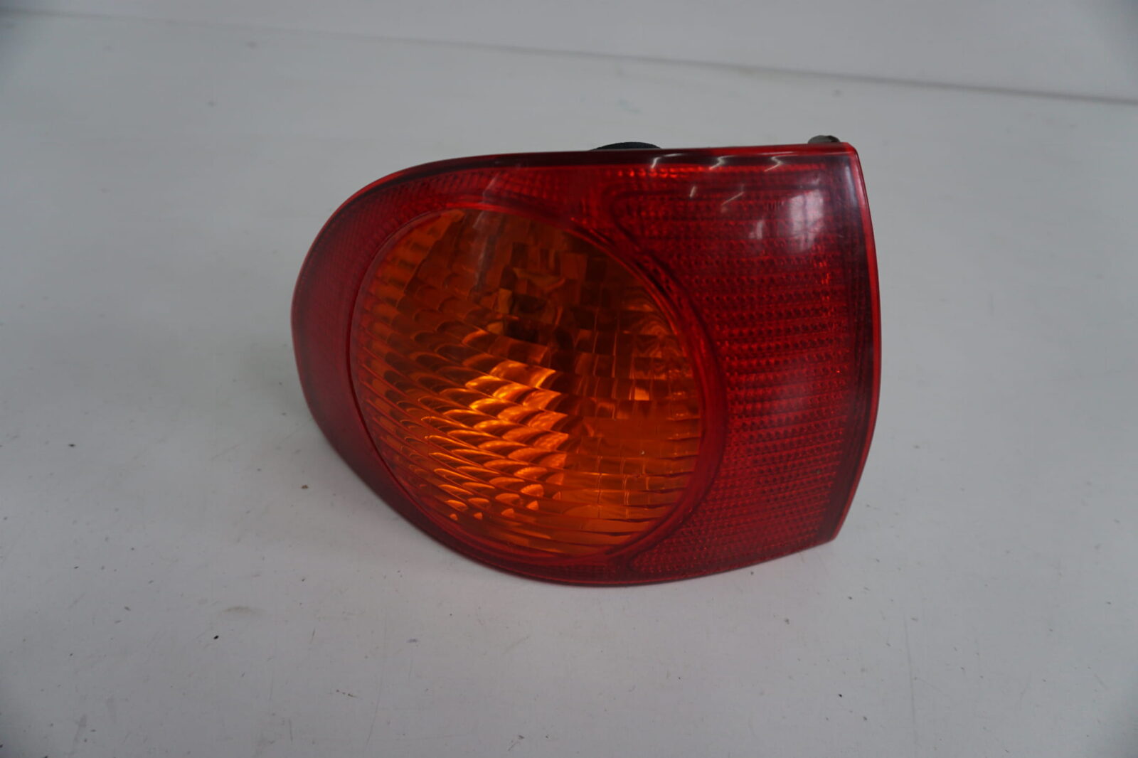 Toyota Corolla E11 Sedan Lampa Lewa Tylna