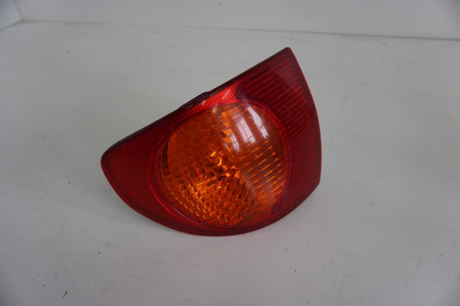 Toyota Corolla E11 Sedan Lampa Prawa Tylna