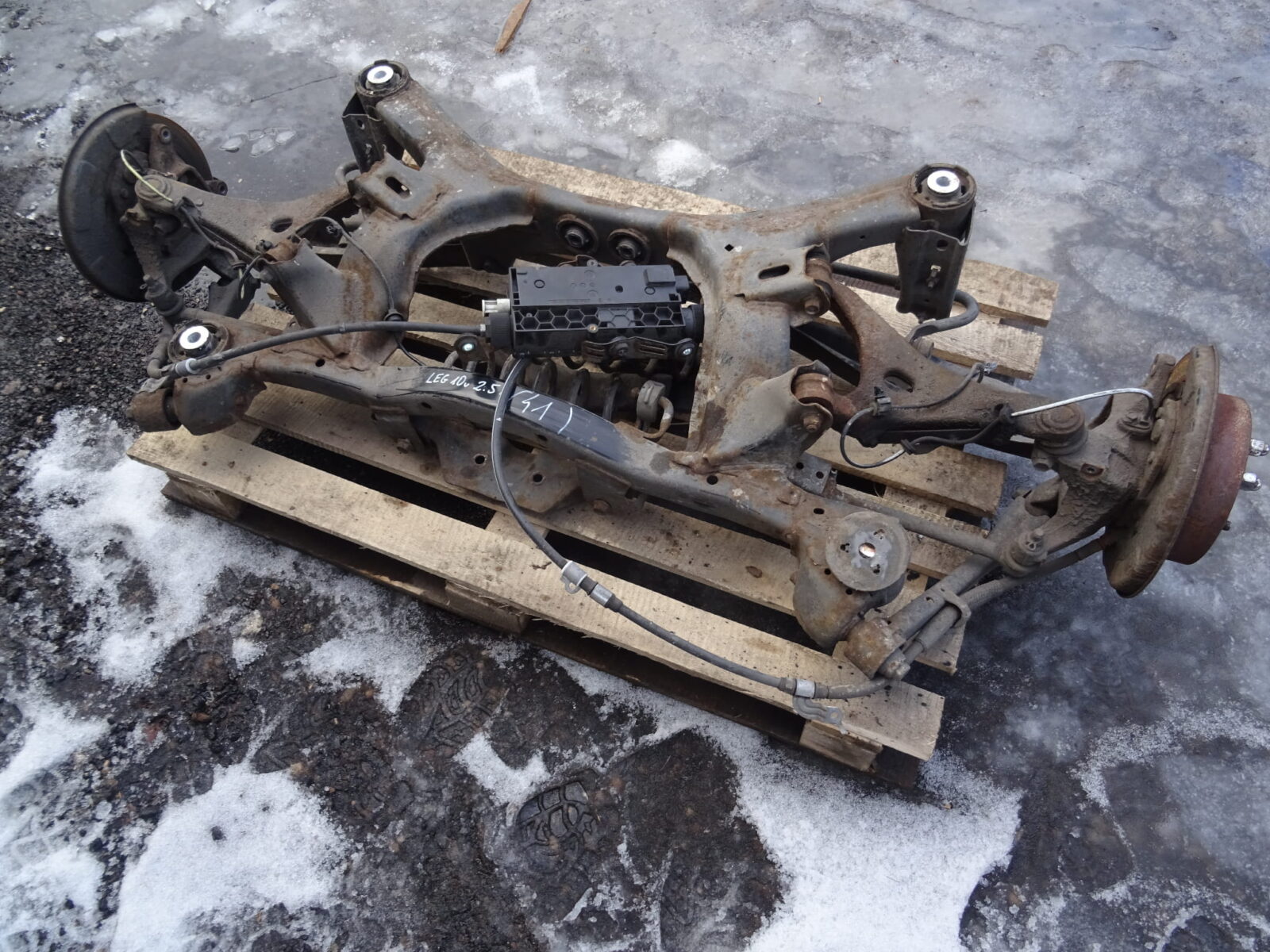 Subaru Legacy V Belka Zawieszenia Tylnego 26002aj040