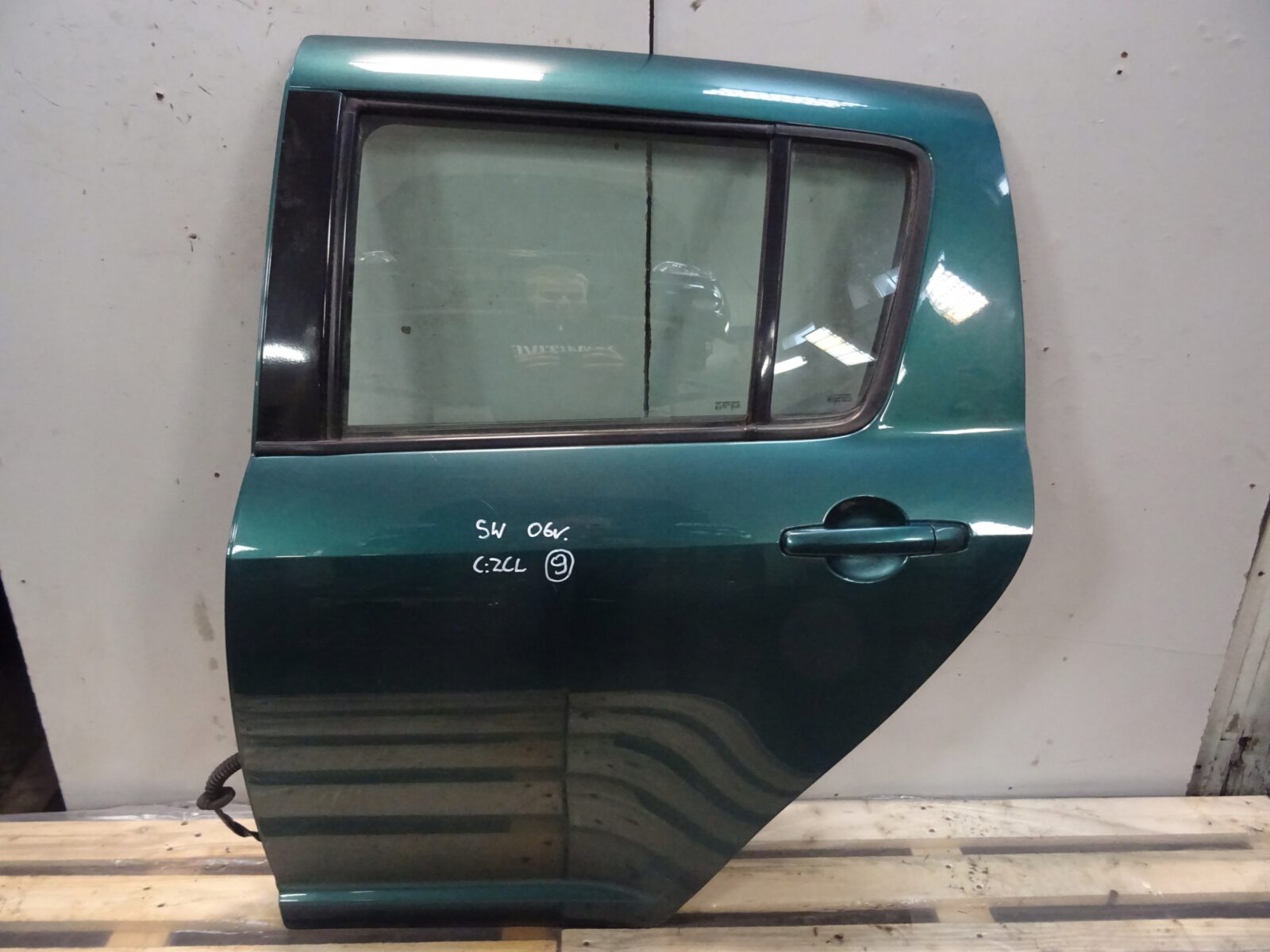 Suzuki Swift Mk6 III Drzwi Lewe Tylne Kołor Zcl