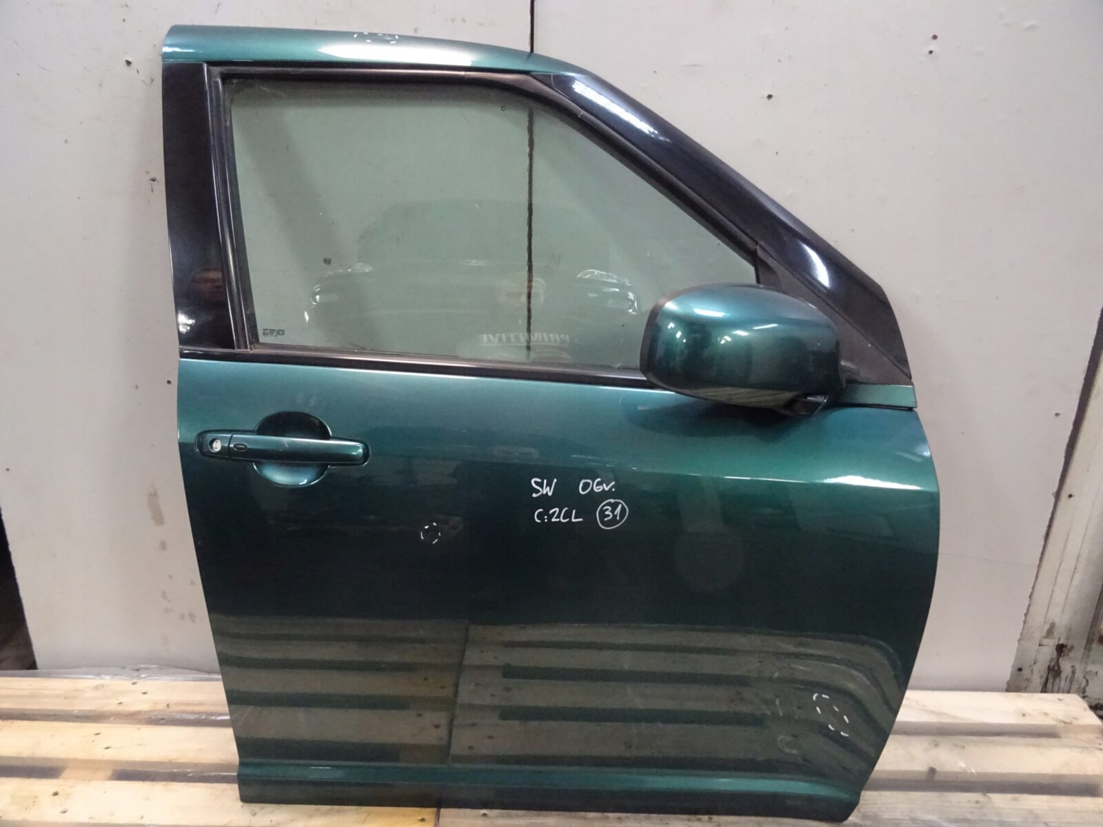 Suzuki Swift Mk6 III Drzwi Prawe Przednie Zcl ; 68001-62J00