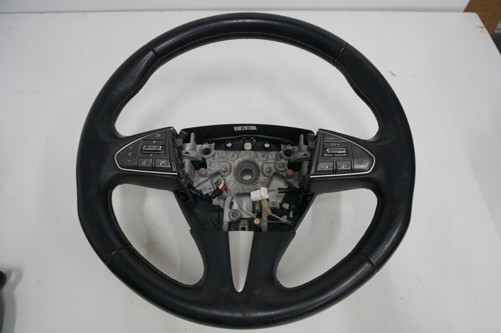 Infiniti Q50 Kierownica Multifuncyjna 3909k M10060 3909KM10060