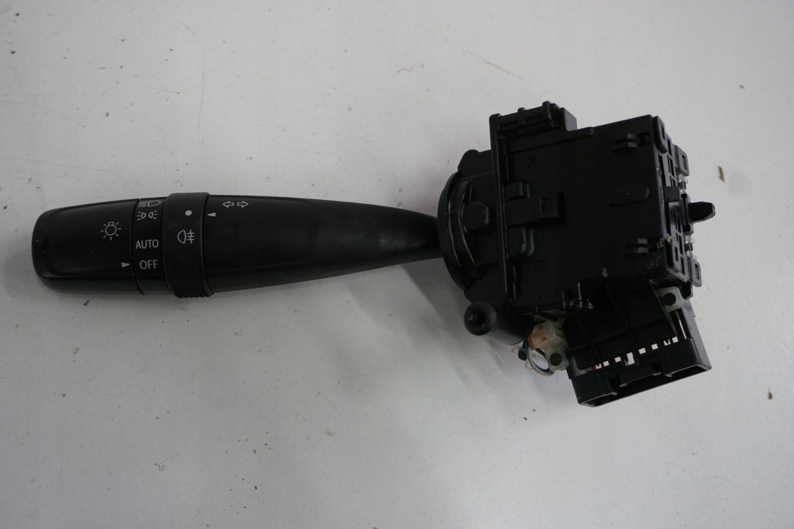 Suzuki Swift Mk7 IV Przełączniki Świateł Manetka 2