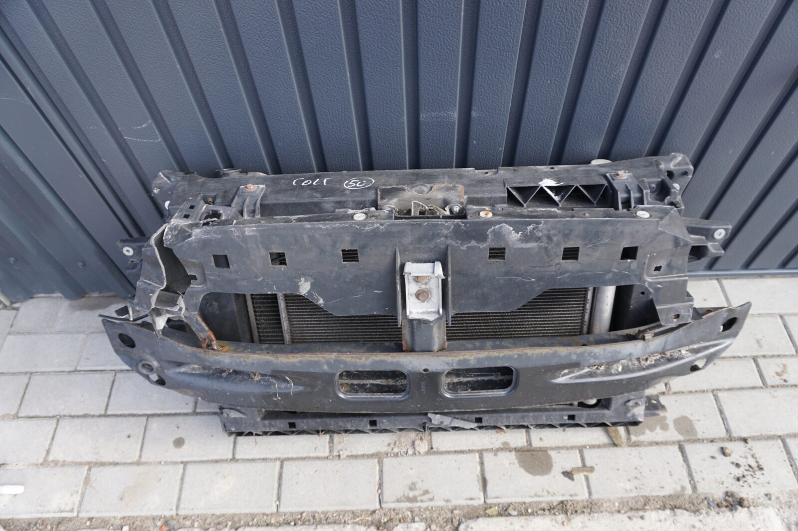 Mitsubishi Colt Pas Przedni Chłodnica Wentylator 2