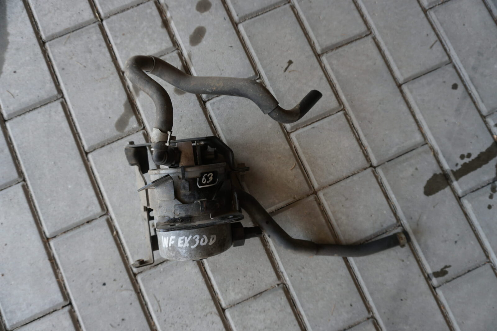 Infiniti Ex30 Obudowa Filtra Paliwa