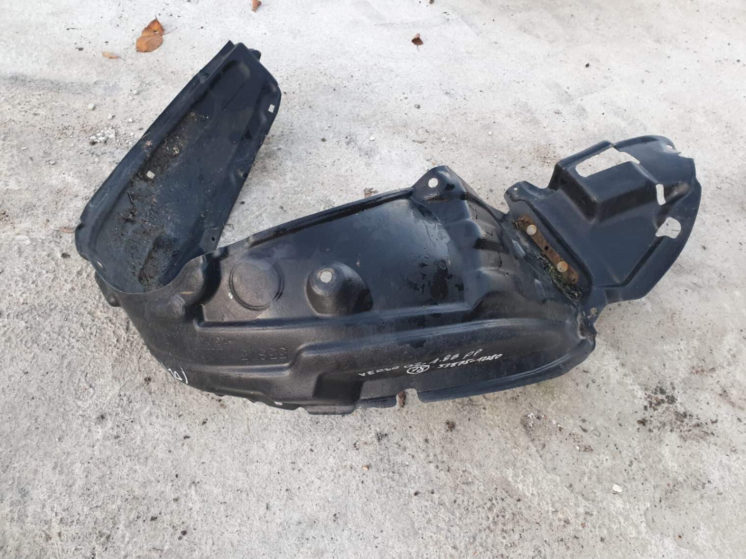 Toyota Corolla Verso 2002r 1.8b Nadkole Prawe Przednie Przód 53875-12280