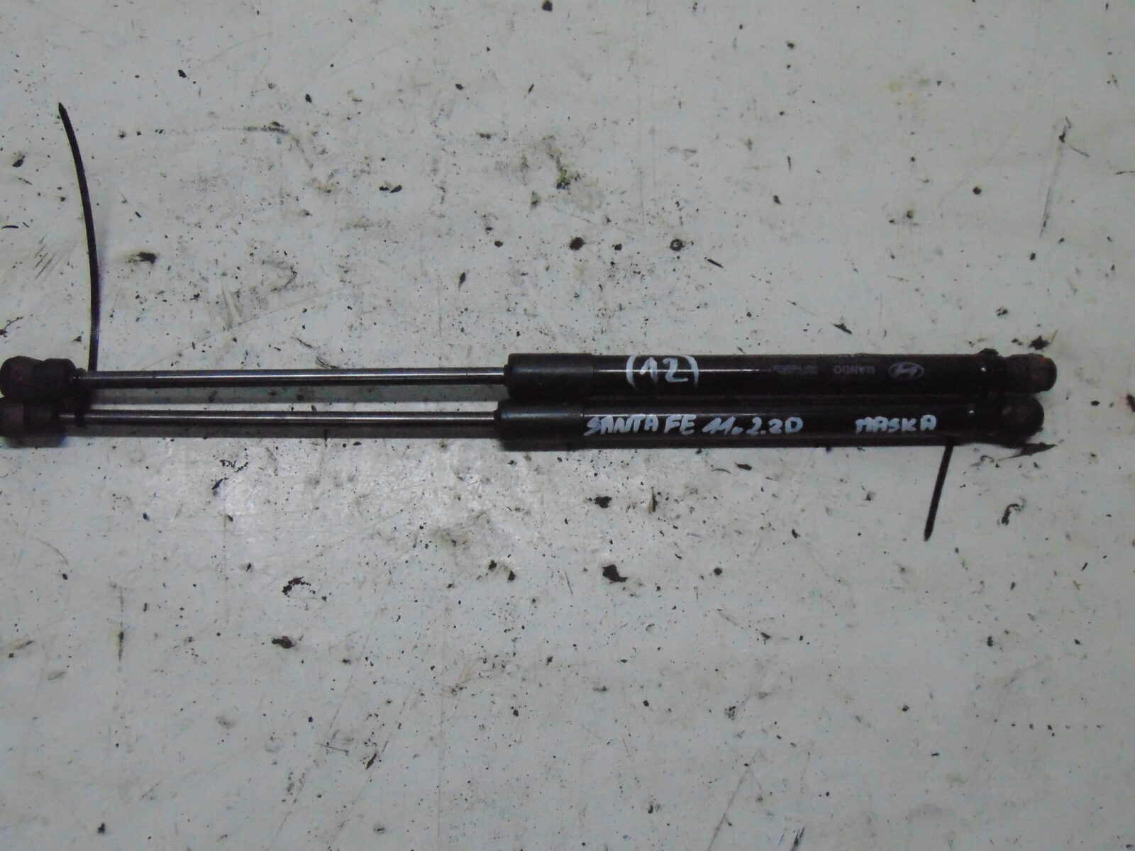 Hyundai Santa Fe II 2.2d Siłowniki Maski 81160-2b000