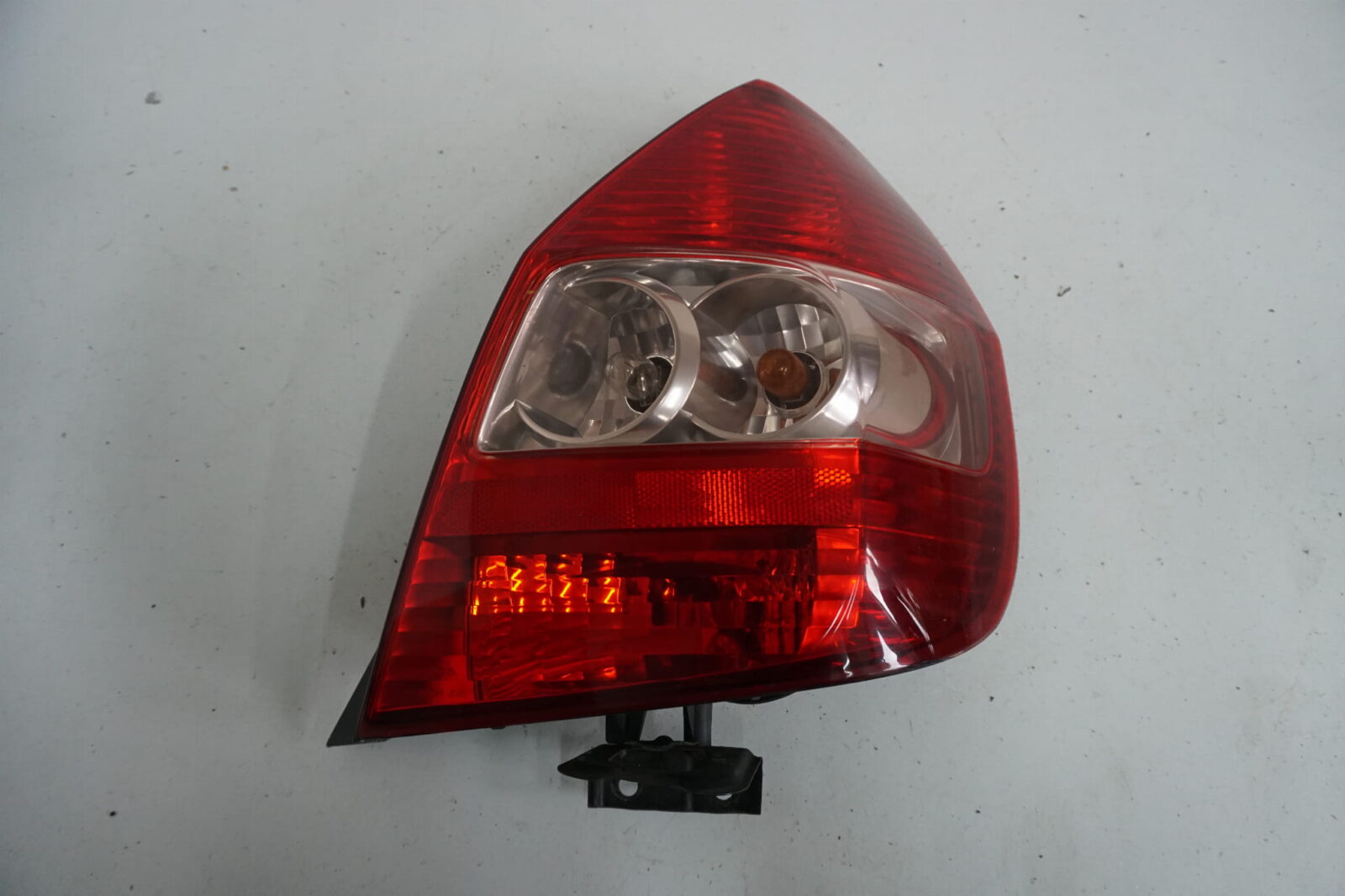 Honda Jazz II 2007r Lift Lampa Karoseryjna Prawa Tylna Tyl (NR 130)