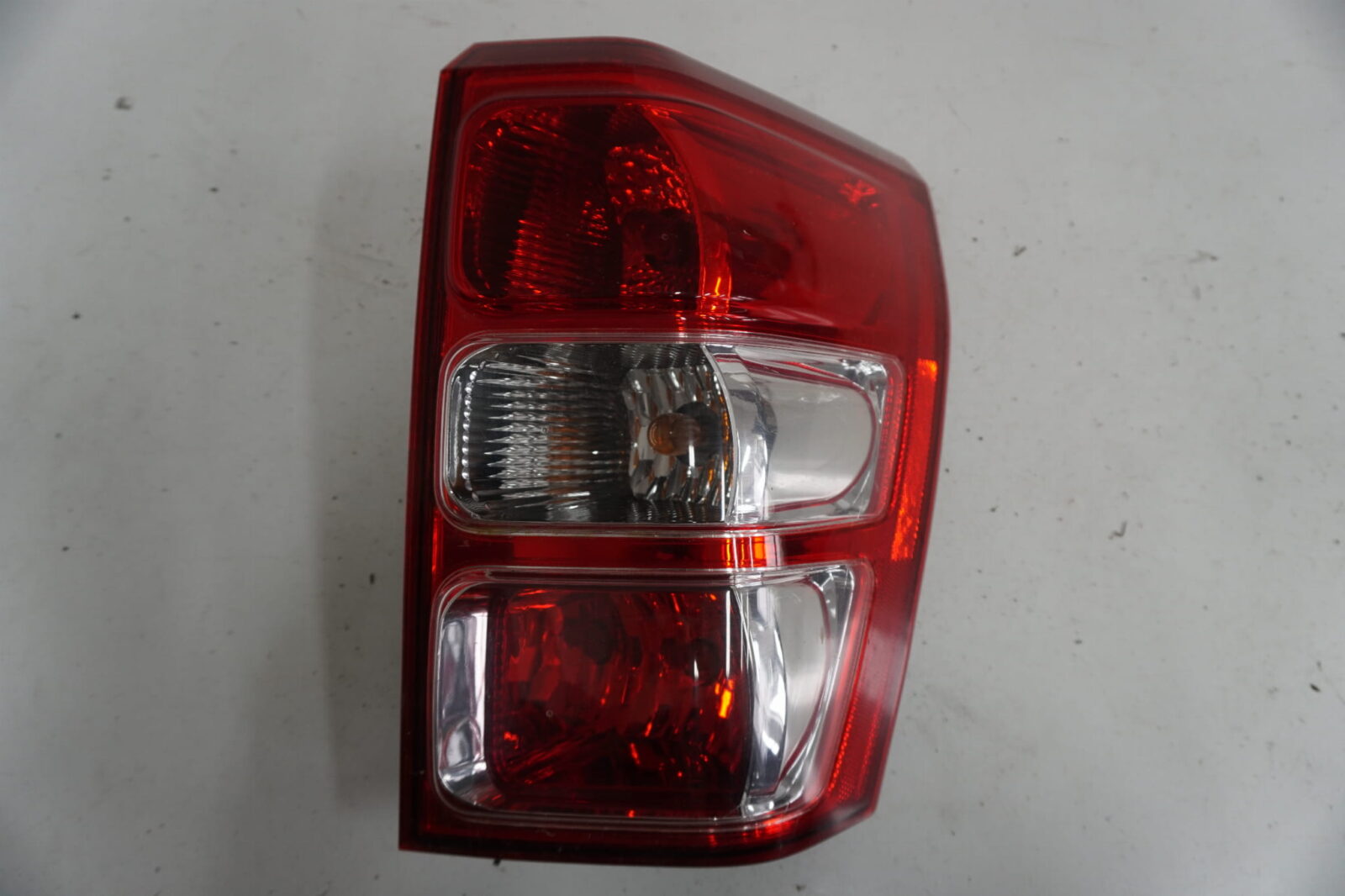 Suzuki Grand VItara II 5d 2007r Lampa Prawa Tylna Tył Uk