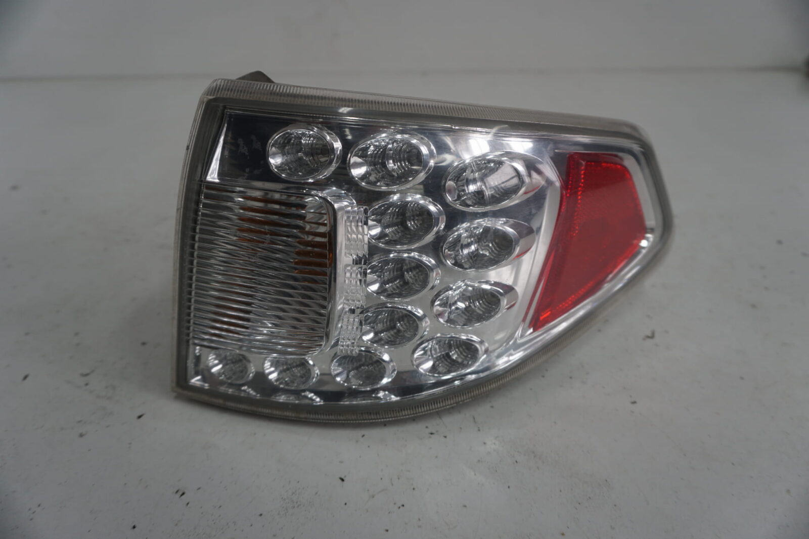 Subaru Impreza Gh 2008-2012r Hb Lampa Karoseryjna Prawa Tylna Tyl (NR 24)