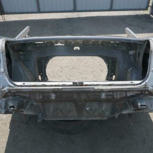 Toyota E11 Sedan Pas Tylny Błotnik