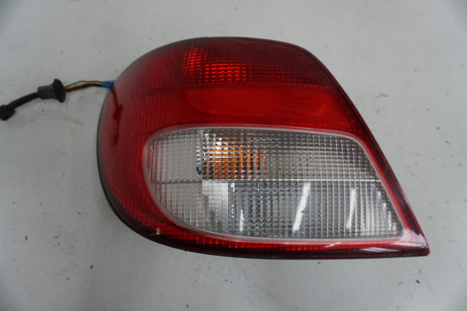 Subaru Impreza Gg Kombi 2002r Lampa Lewa Tylna Europa