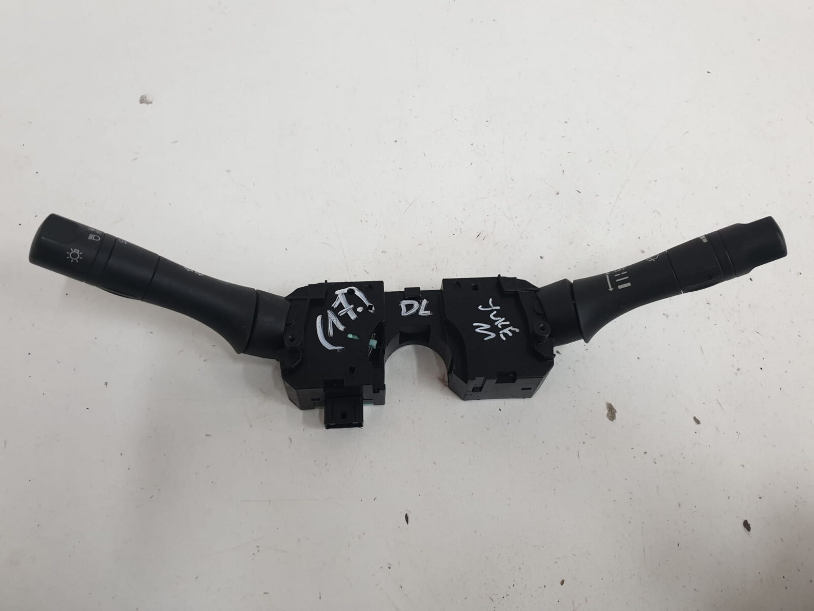 Nissan Juke 2011r Przełącznik Zespolony Niles 14a01