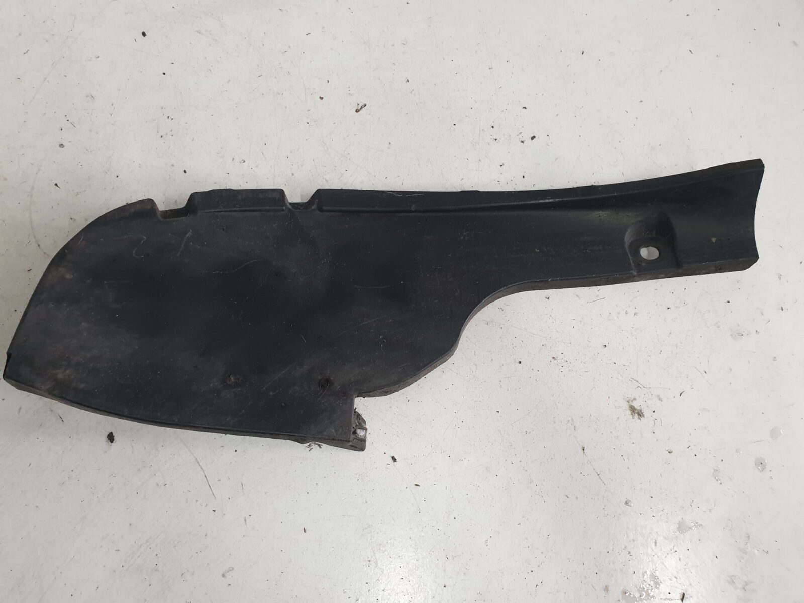 TOYOTA YARIS II Nadkole Prawe Tylne Tył 52591-52180