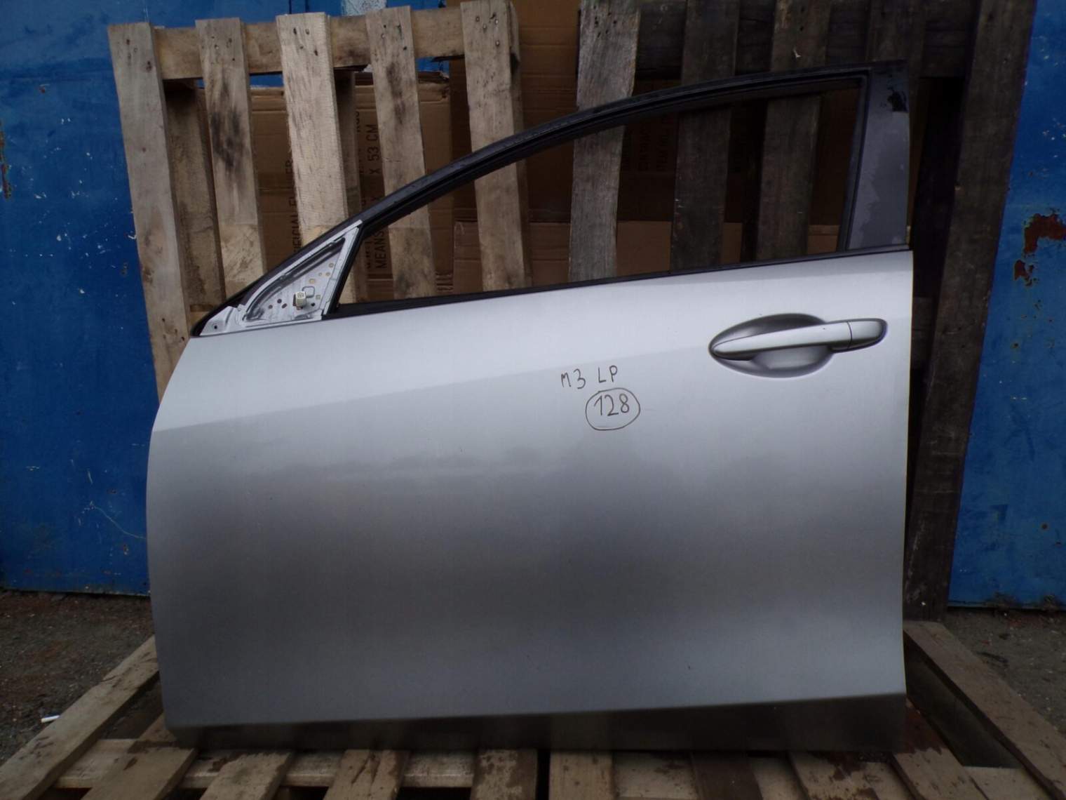 MAZDA 3 BL Drzwi Lewe Przednie 38P SZYBA nr.128