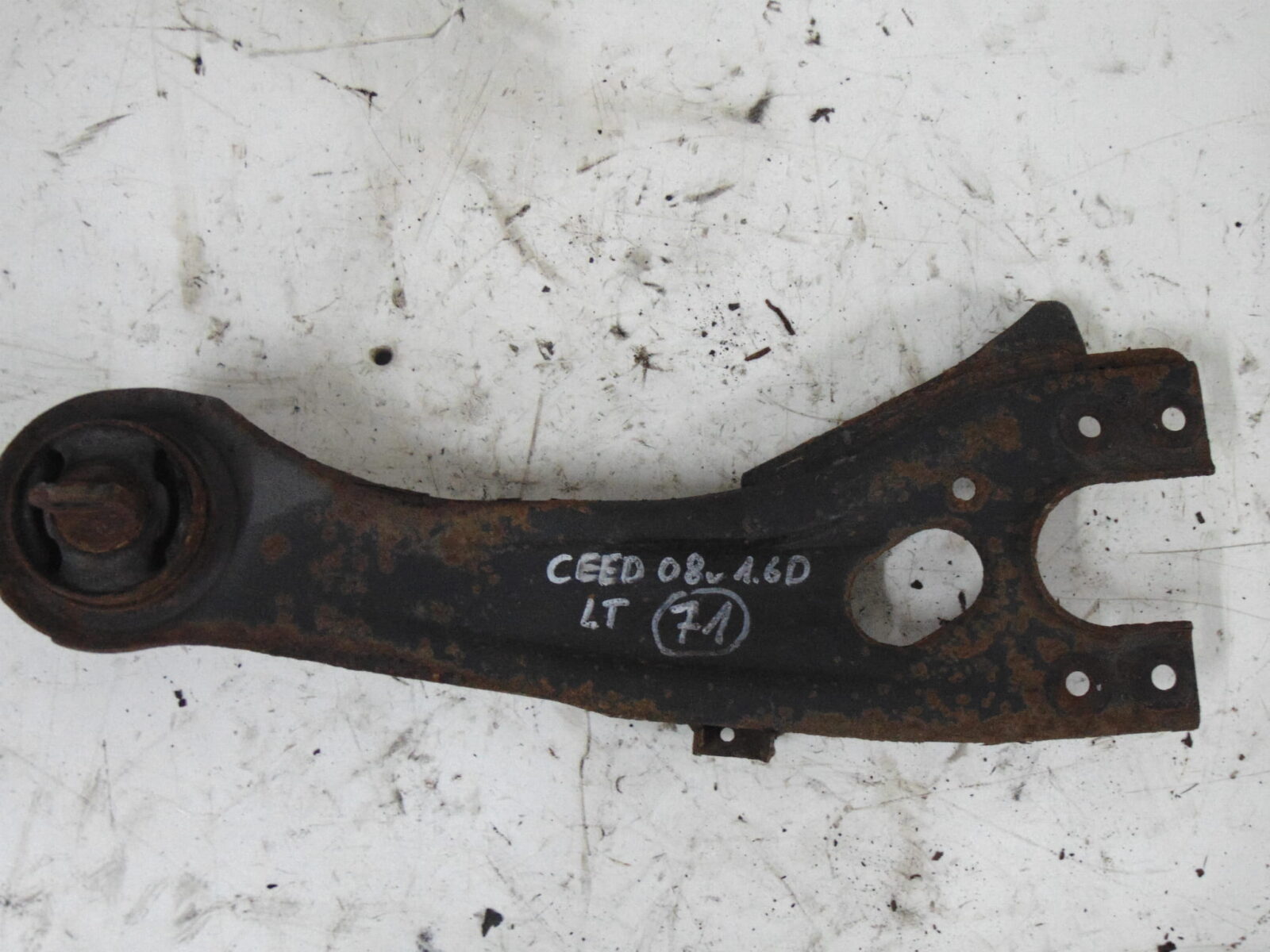 Kia Ceed 2008r Wahacz Wzdłużny Lewy Tył