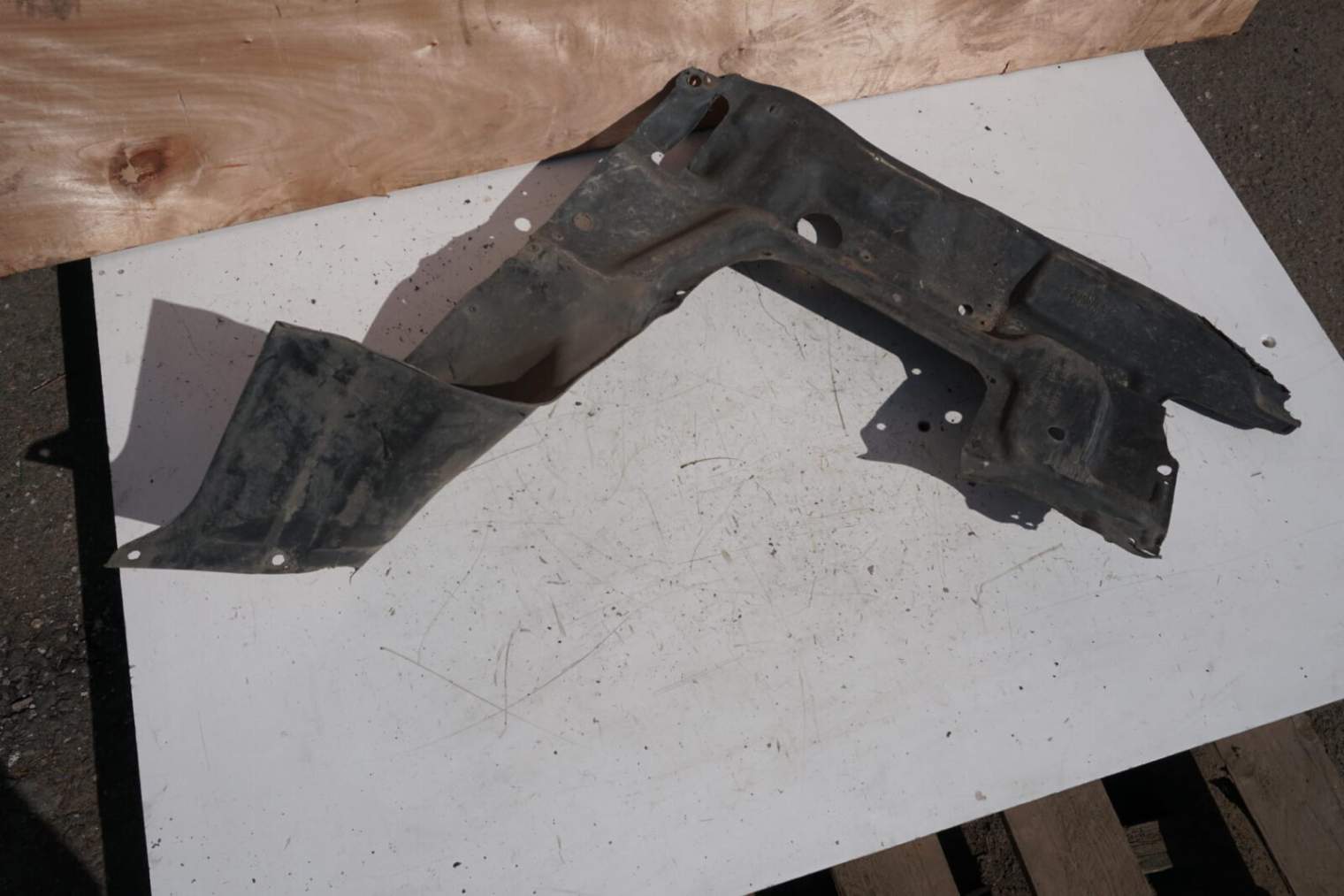 Toyota Avensis Verso 2002r Osłona Pod Silnik 51441-44040 51440-44010