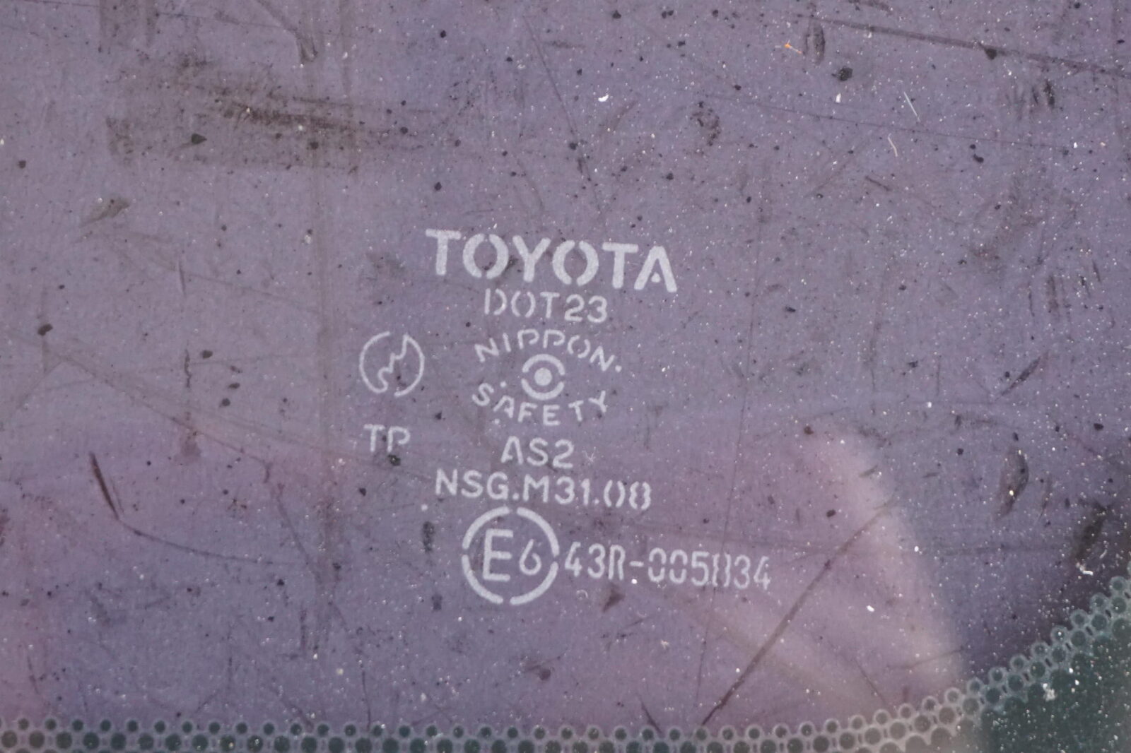 Toyota Avensis Verso 2002r Szyba Karoseryjna Lewy Tył - obrazek 2