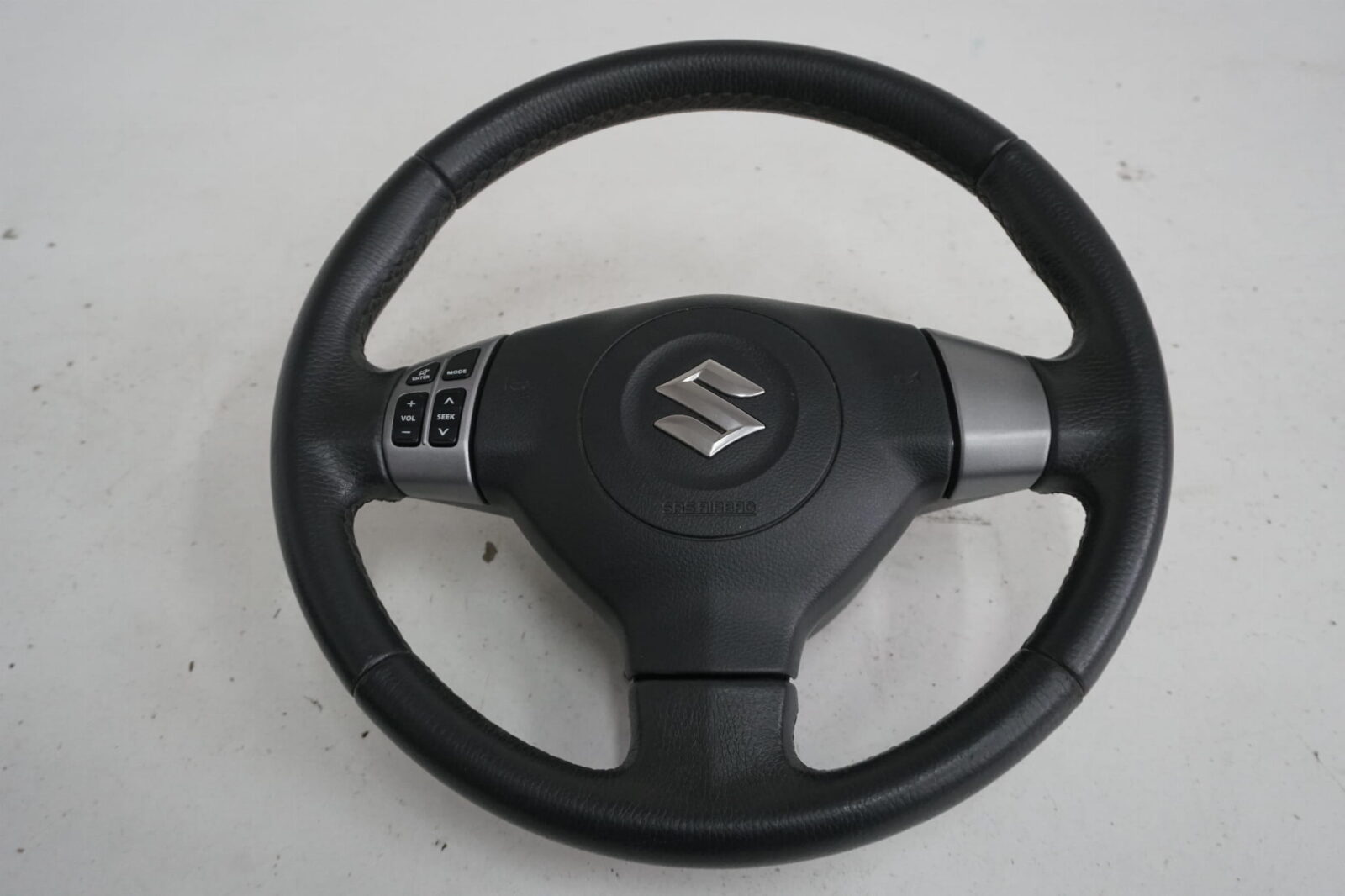 Suzuki Swift 2009r Kierownica Multifunkcyjna Skórzana Poduszka
