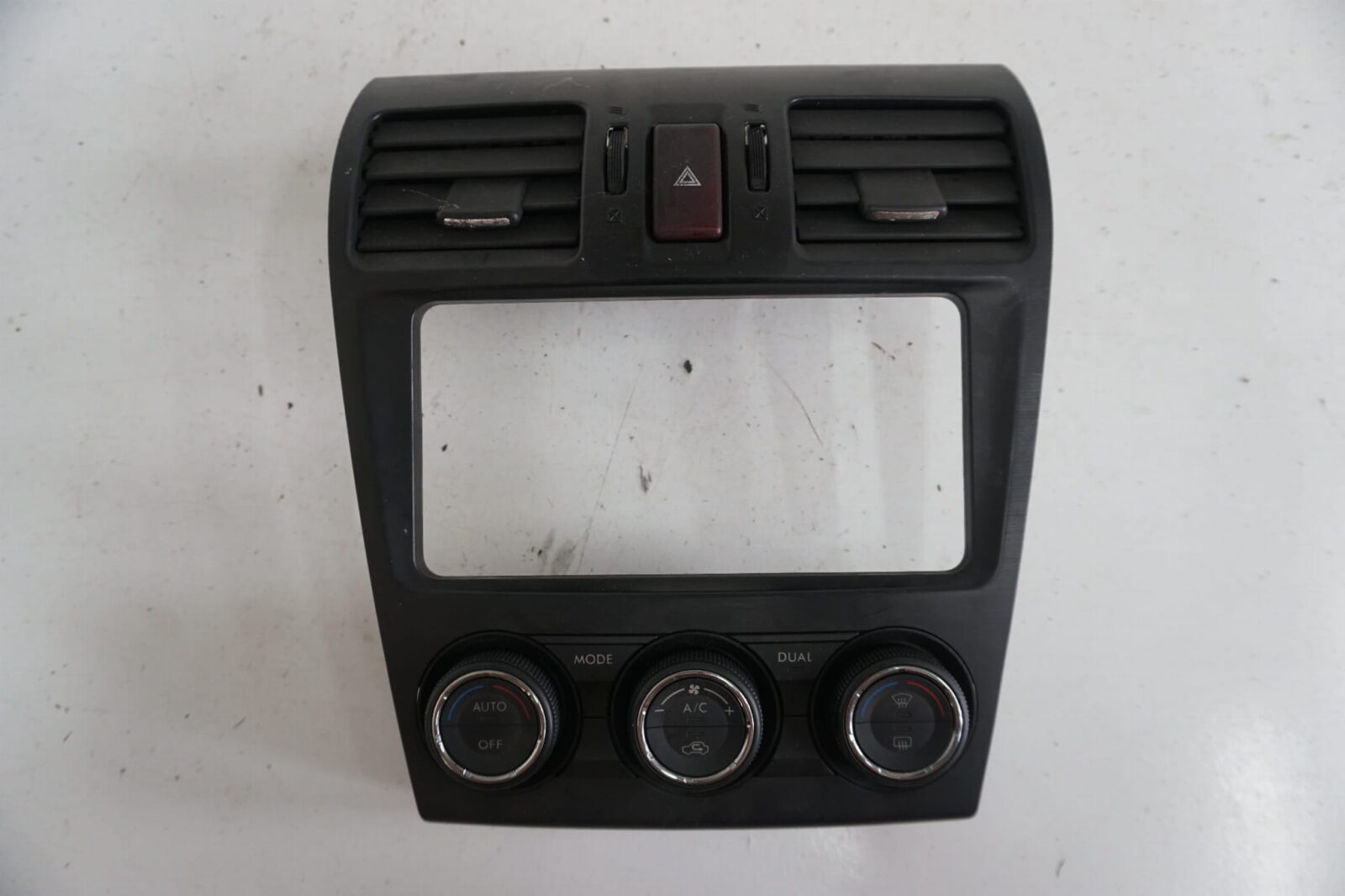 Subaru XV Panel Sterowania 72311fj100 66110fj010