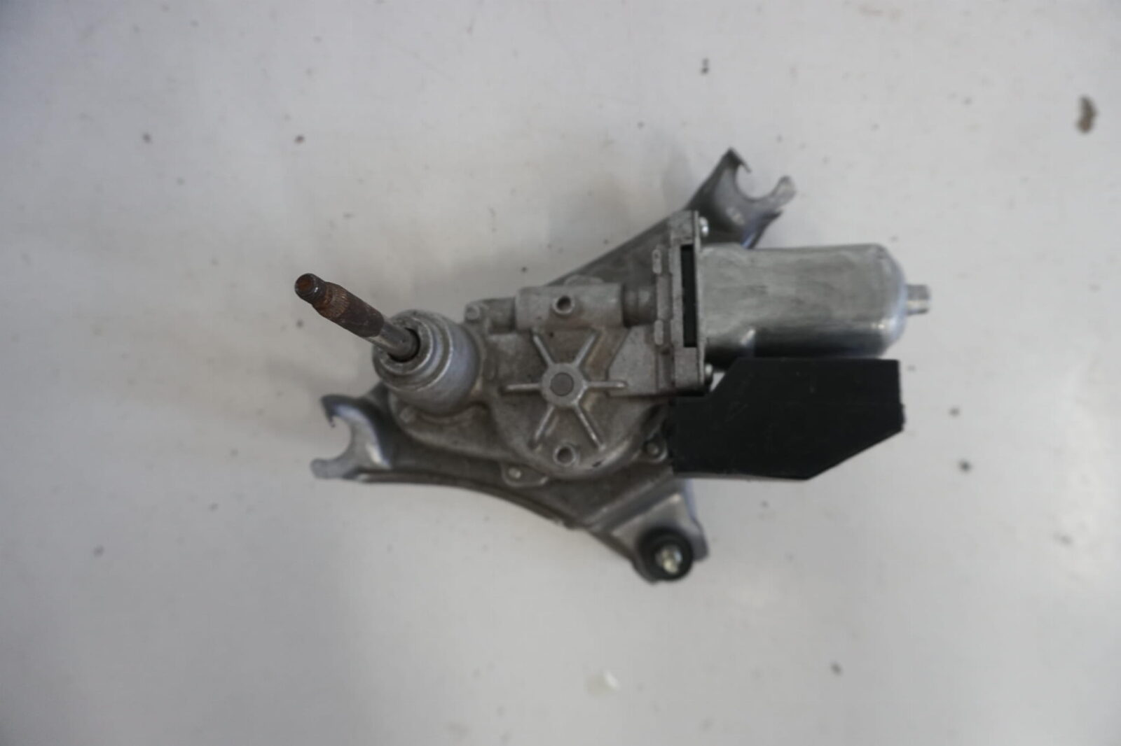 Toyota Auris 2008r Silniczek Wycieraczki Tył 85130-02030 259600-0822