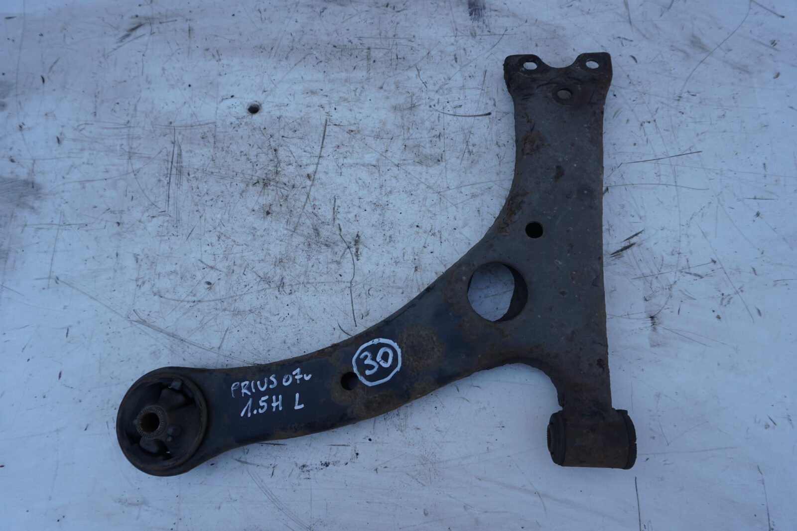 Toyota Prius II 2007r Wahacz Lewy Przedni