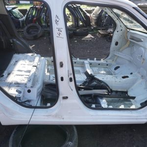 Suzuki Swift IV Mk7 Próg Prawy Słupek 26u
