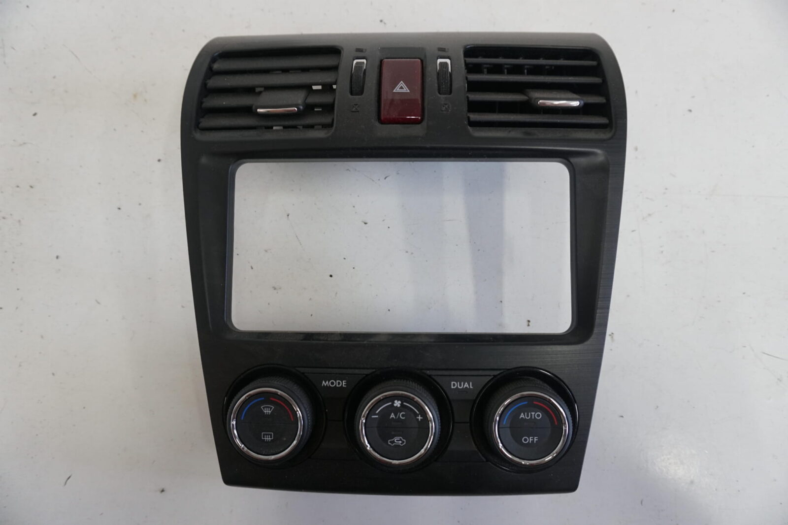 Subaru Forester Sj IV Panel Sterowania 72311sg030 66110fj010