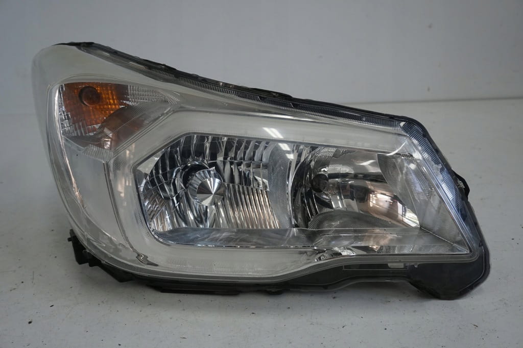 Subaru Forester Sj Lampa Prawa Przednia Xenon Uk Przetwornica Led