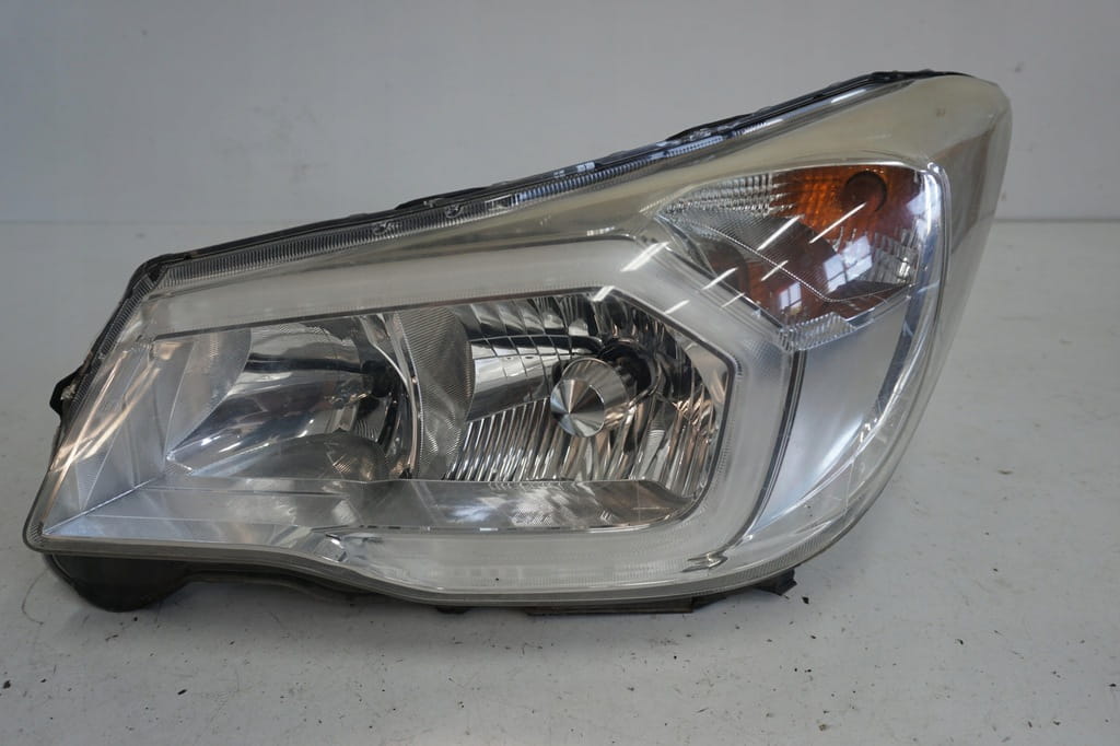 Subaru Forester Sj Lampa Lewa Przednia Xenon Uk Przetwornica Led