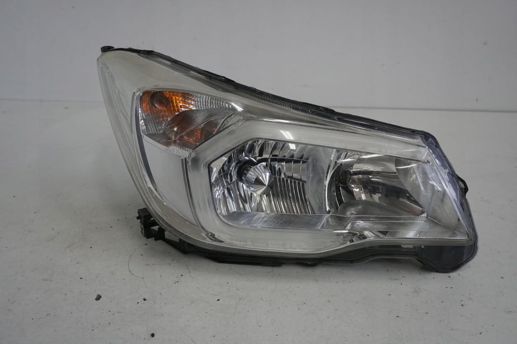 Subaru Forester Sj Lampa Prawa Przednia Xenon Uk Przetwornica Led Nr.21